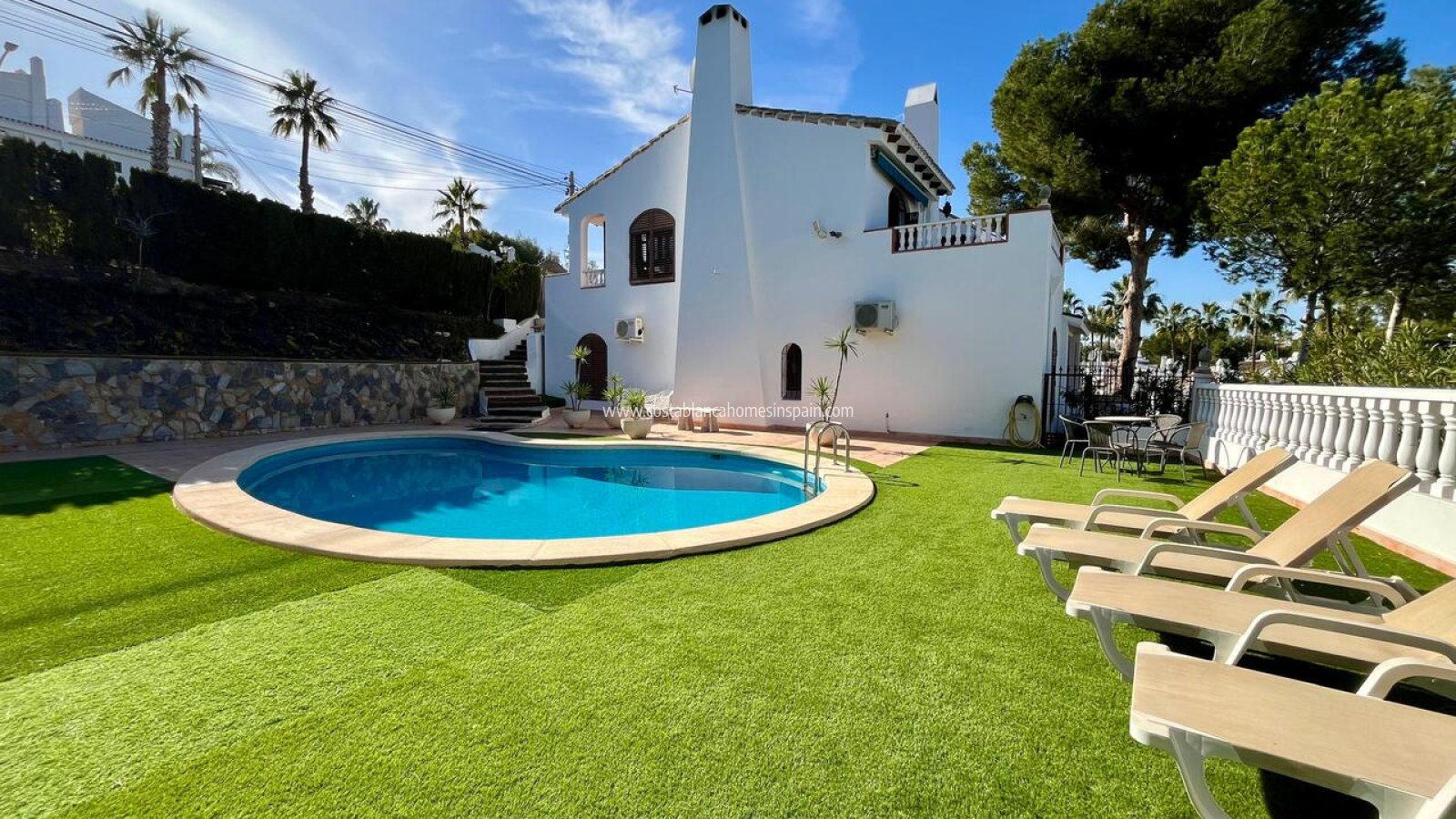 Resale - Detached Villa - Villamartin