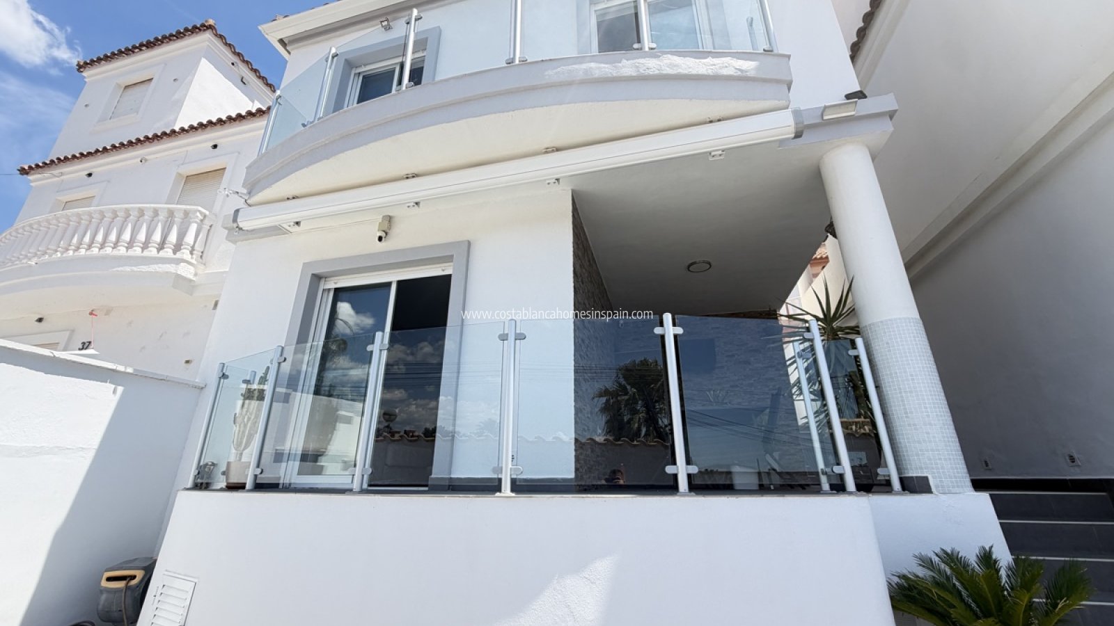 Resale - Detached Villa - Villamartin