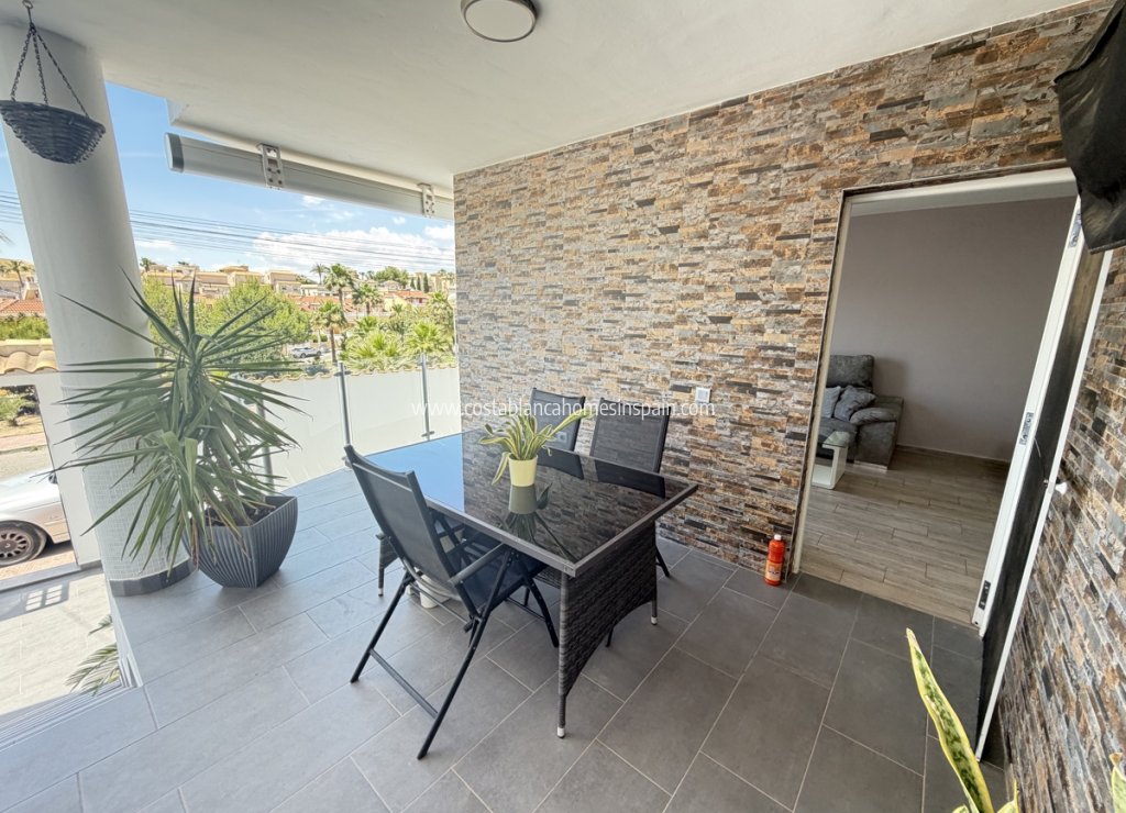 Resale - Detached Villa - Villamartin