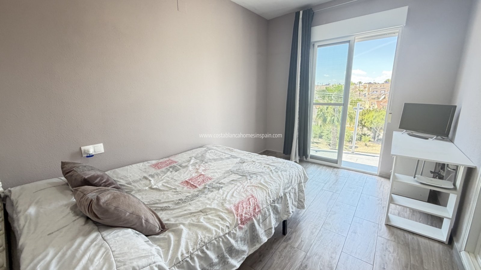 Resale - Detached Villa - Villamartin