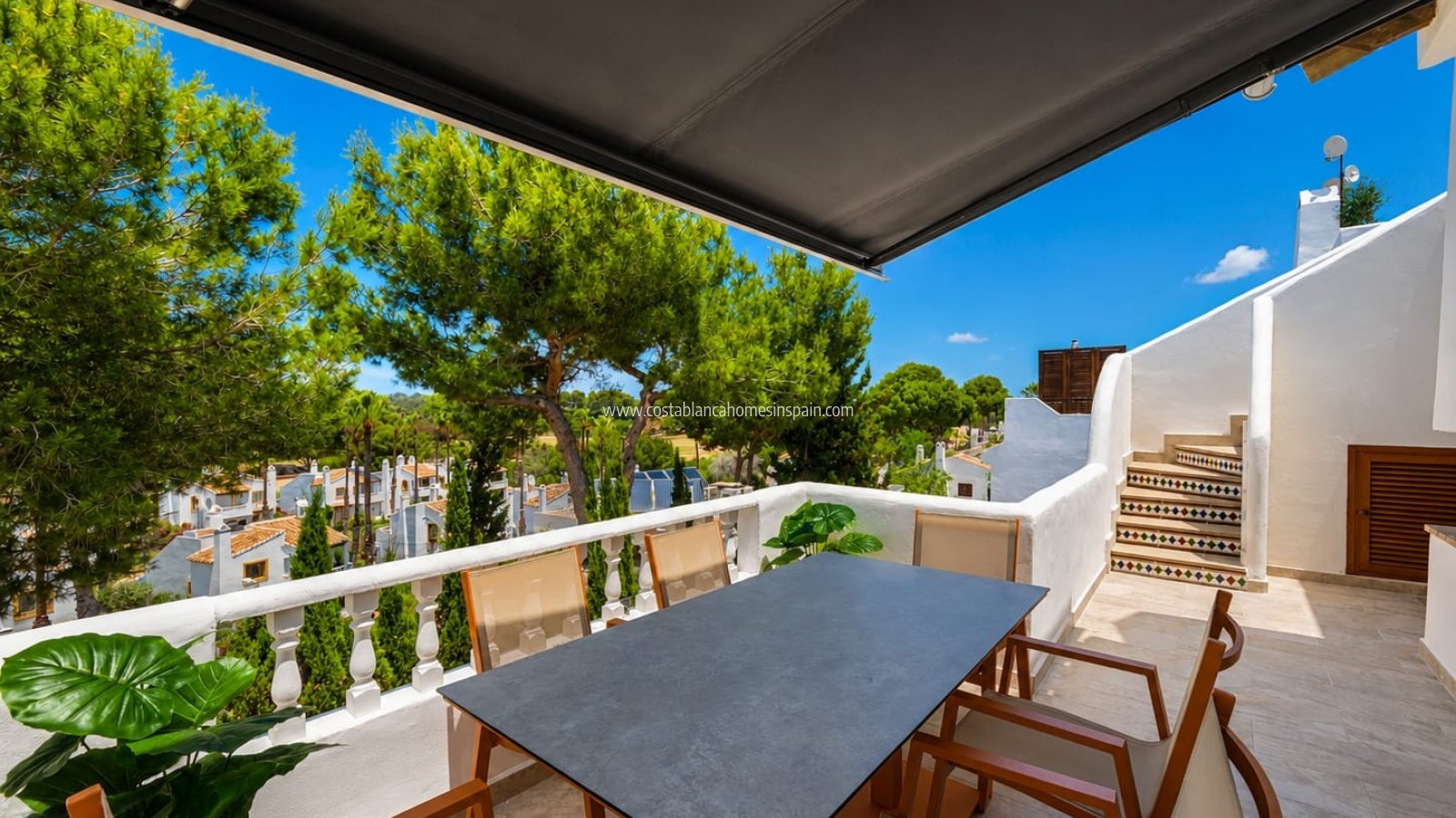 Resale - Detached Villa - Villamartin
