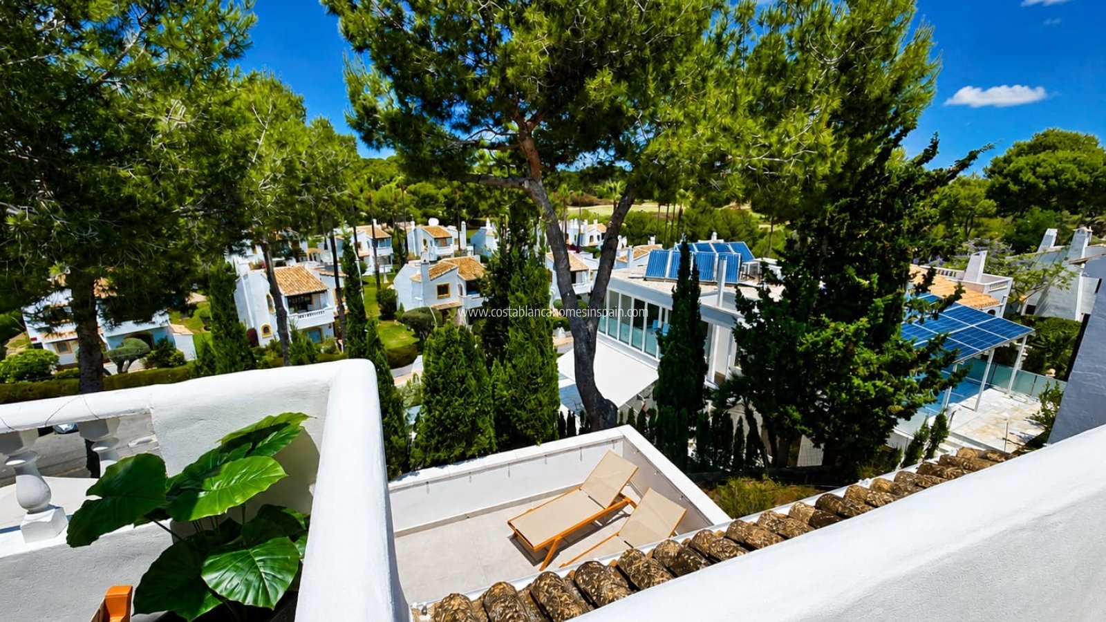 Resale - Detached Villa - Villamartin
