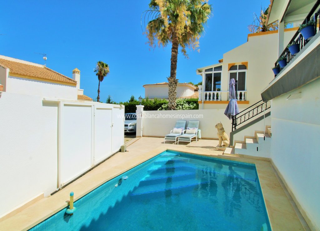 Resale - Detached Villa - Villamartin