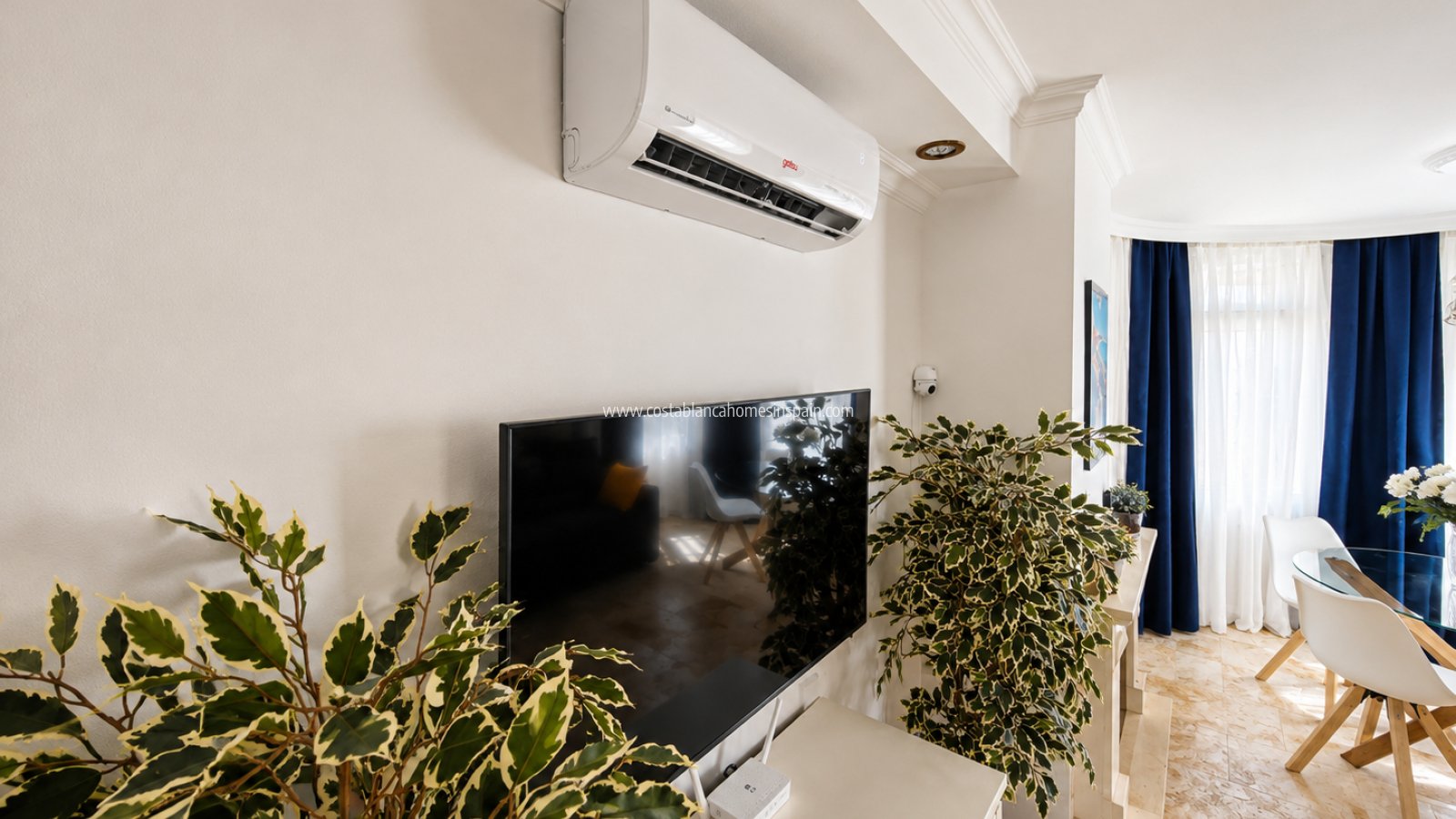 Resale - Detached Villa - Villamartin