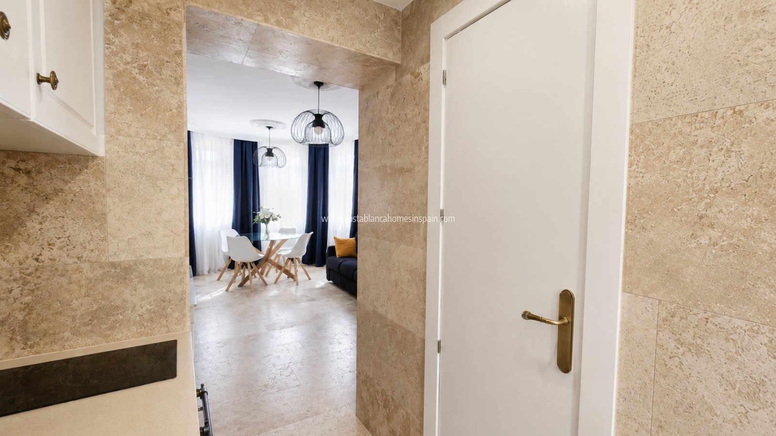 Resale - Detached Villa - Villamartin
