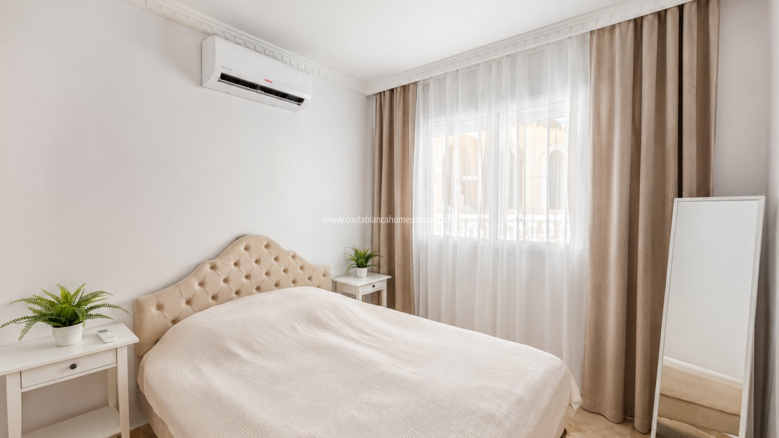 Resale - Detached Villa - Villamartin