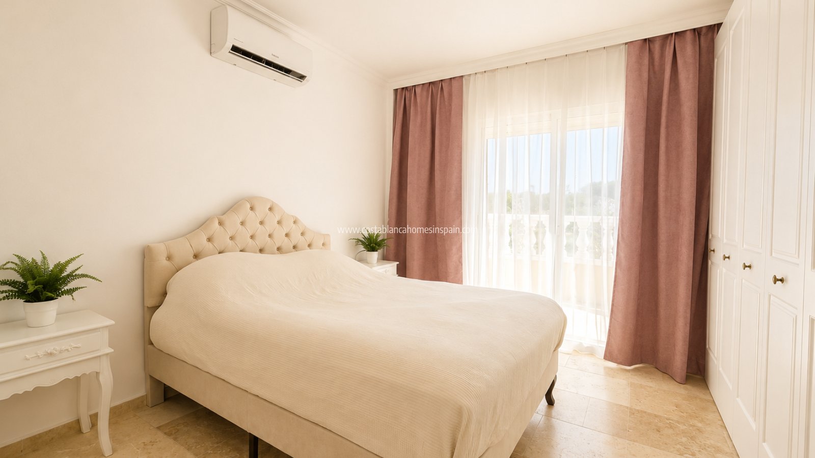 Resale - Detached Villa - Villamartin