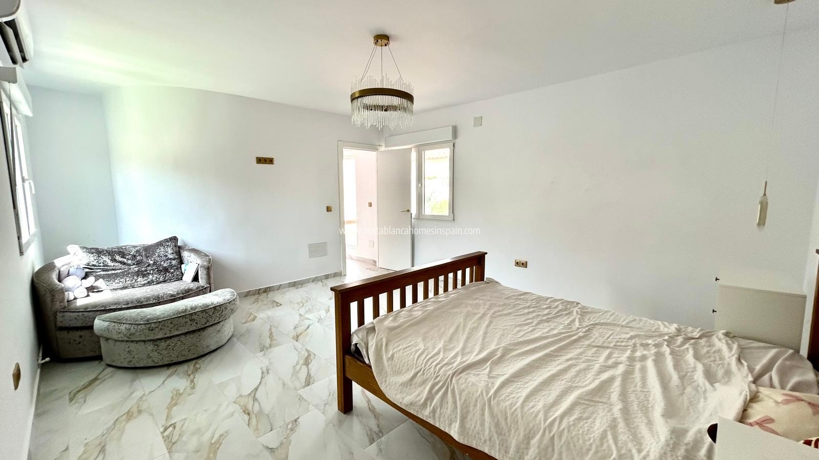 Resale - Detached Villa - Villamartin
