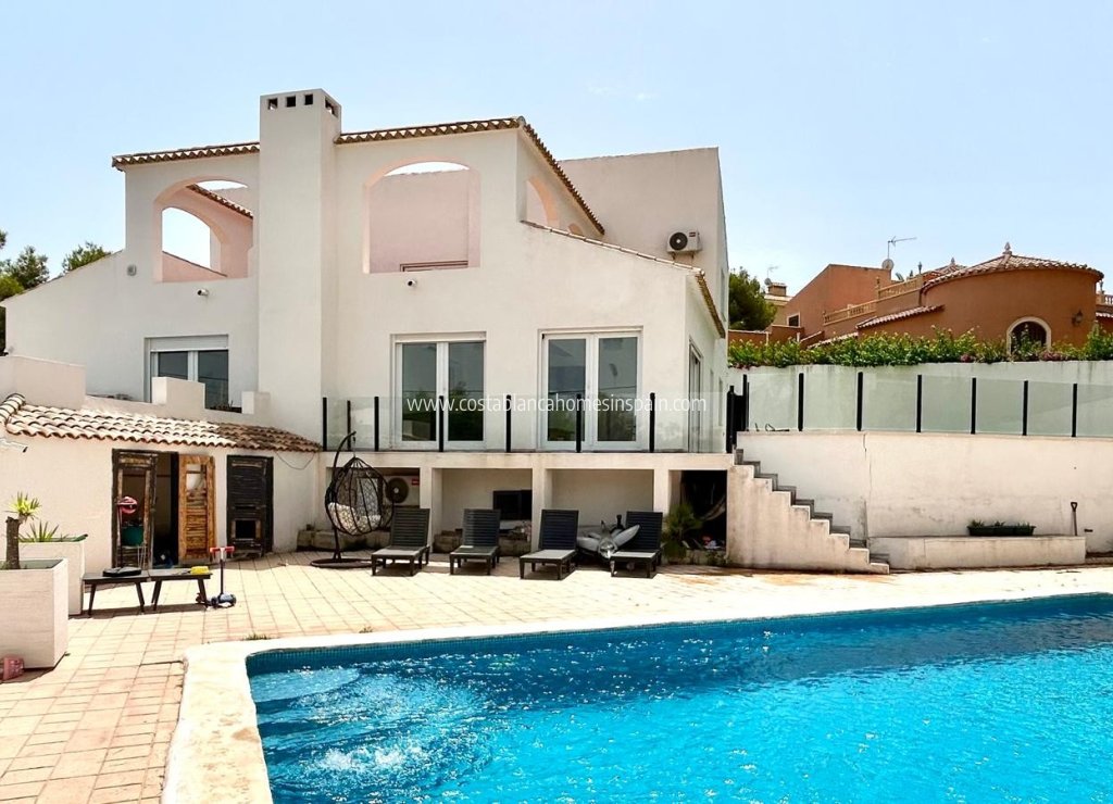Resale - Detached Villa - Villamartin