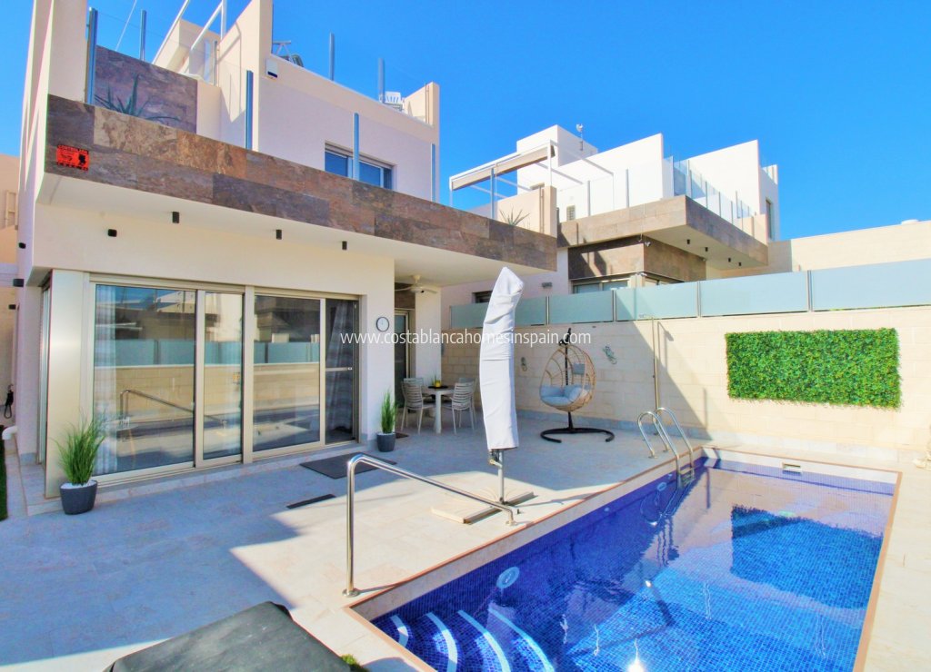 Resale - Detached Villa - Villamartin