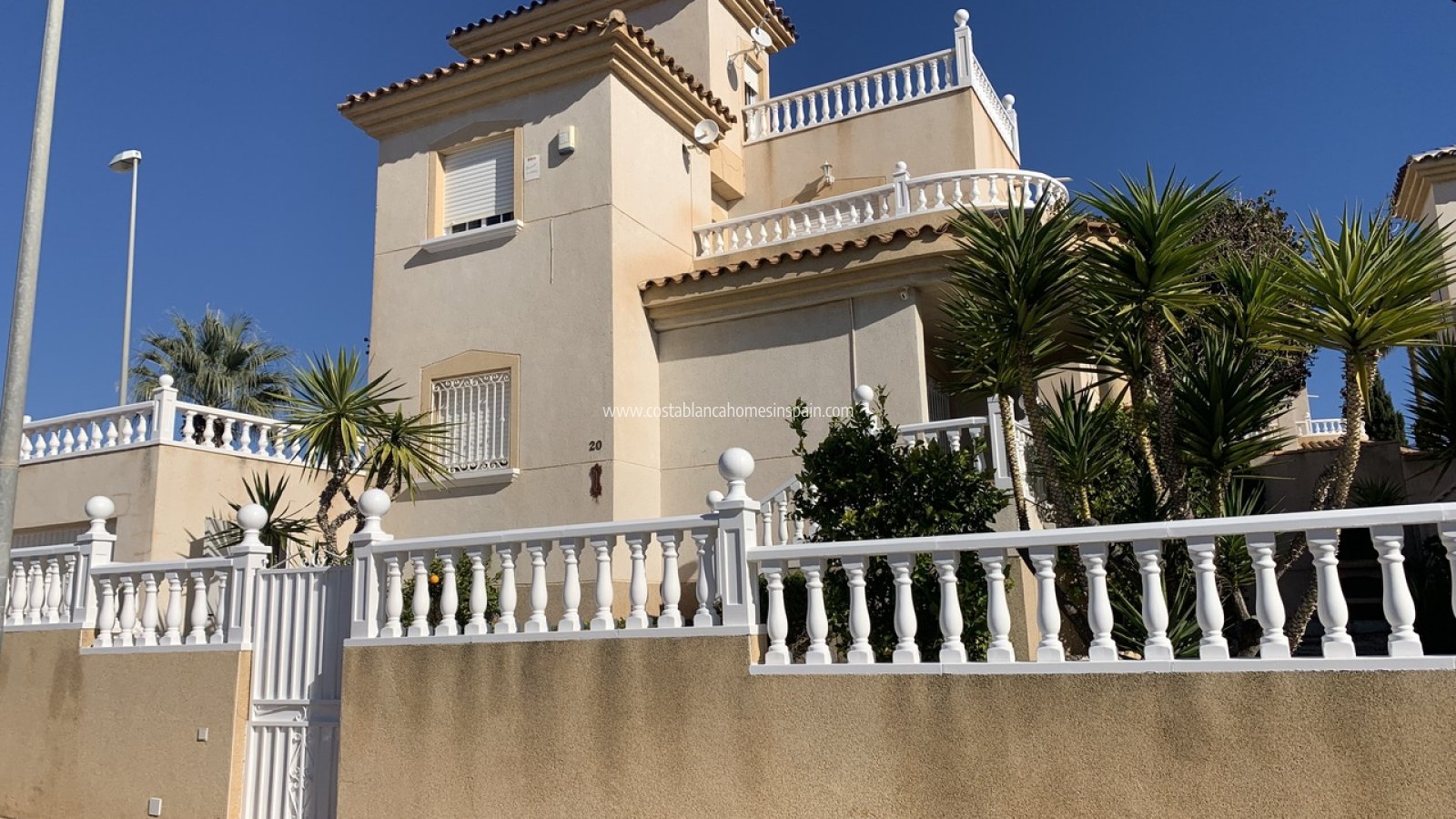 Resale - Detached Villa - Villamartin