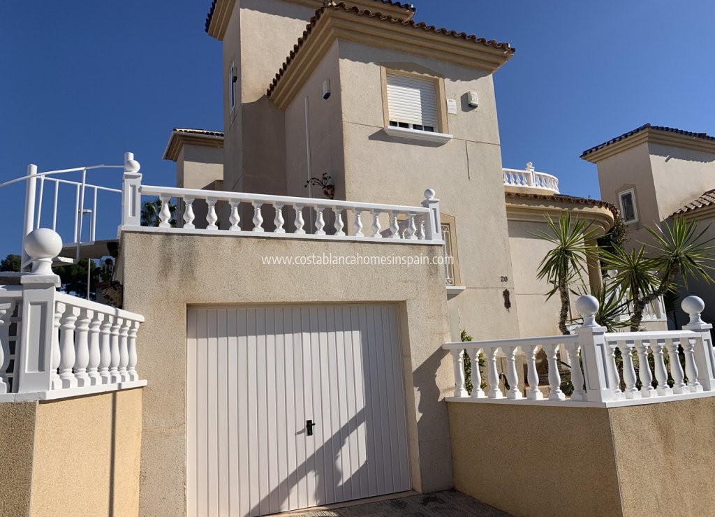 Resale - Detached Villa - Villamartin