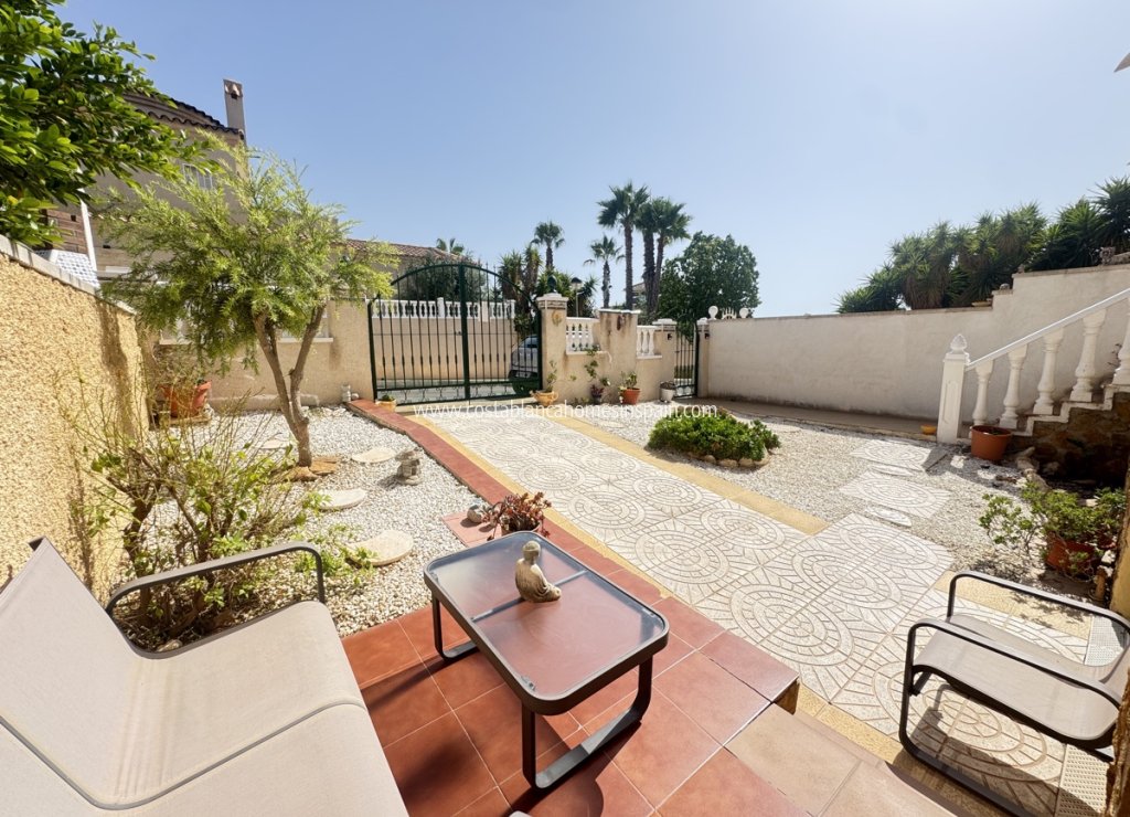 Resale - Detached Villa - Villamartin
