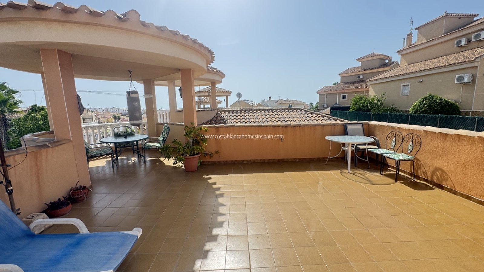 Resale - Detached Villa - Villamartin