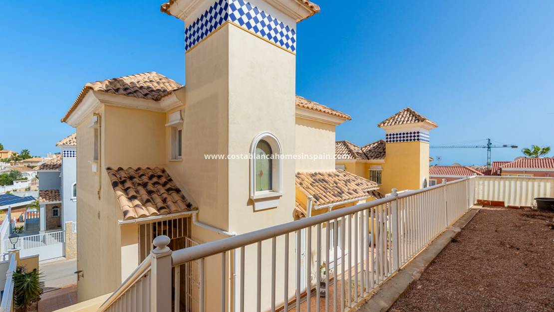 Resale - Detached Villa - Villamartin