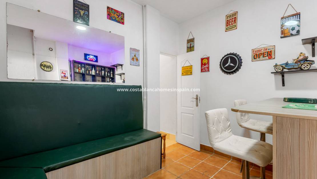 Resale - Detached Villa - Villamartin