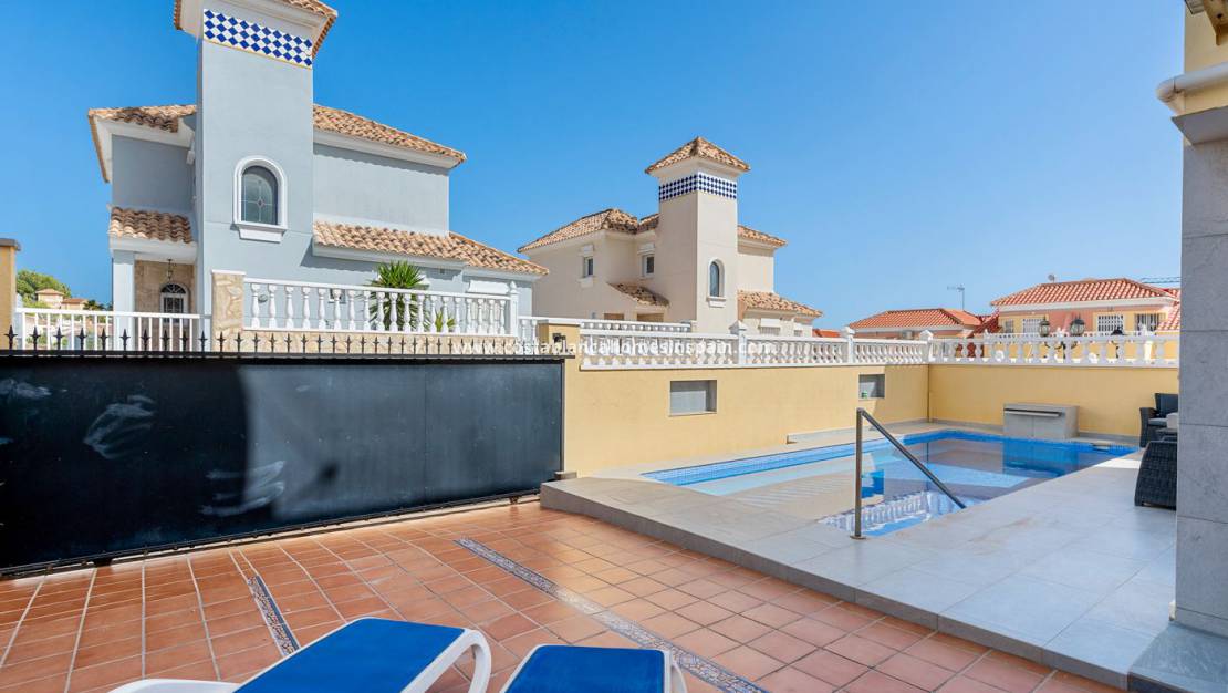 Resale - Detached Villa - Villamartin