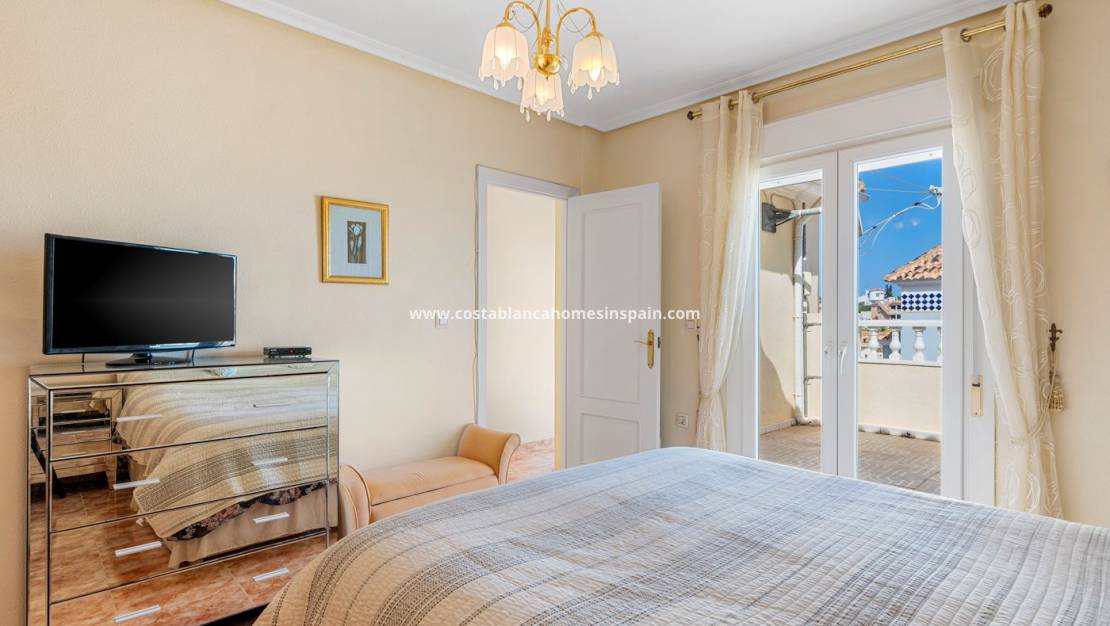 Resale - Detached Villa - Villamartin