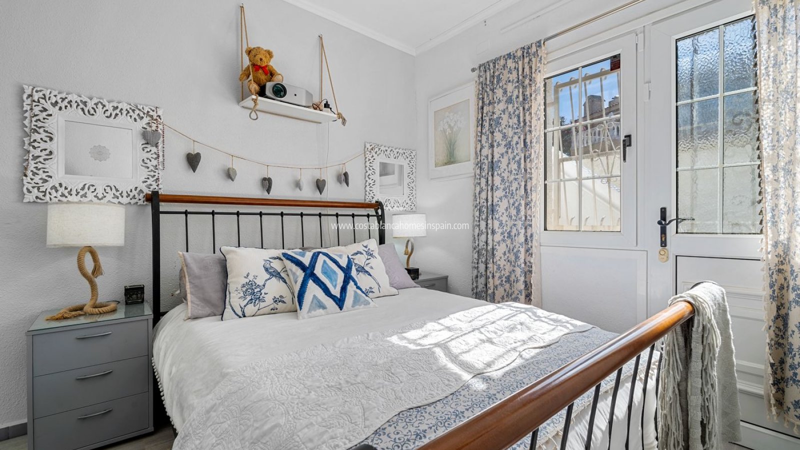 Resale - Detached Villa - Villamartin