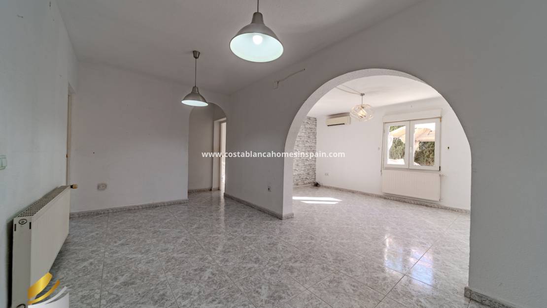 Resale - Detached Villa - Villamartin