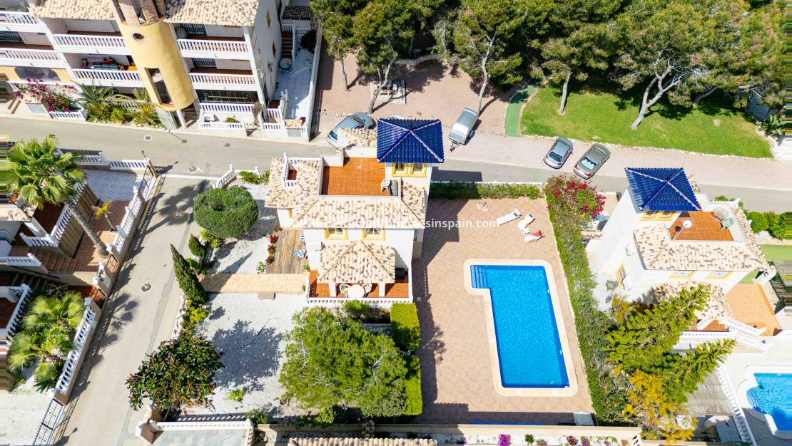 Resale - Detached Villa - Villamartin