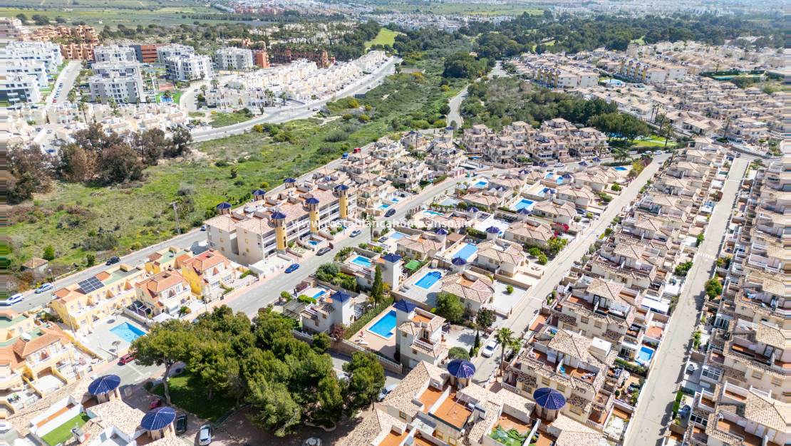 Resale - Detached Villa - Villamartin