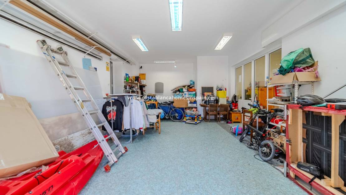 Resale - Detached Villa - Villamartin