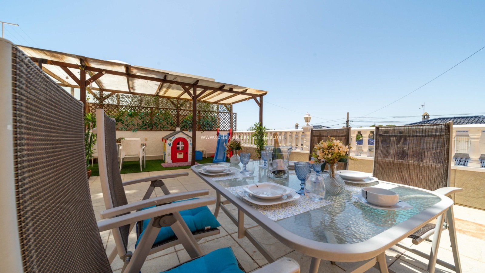 Resale - Detached Villa - Villamartin