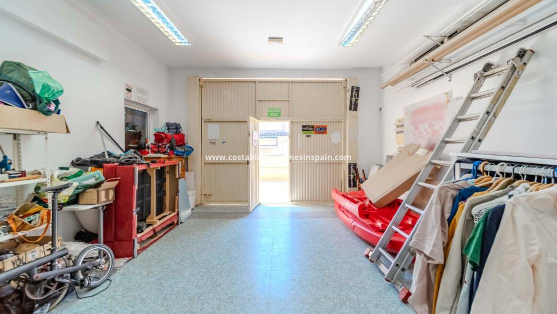 Resale - Detached Villa - Villamartin