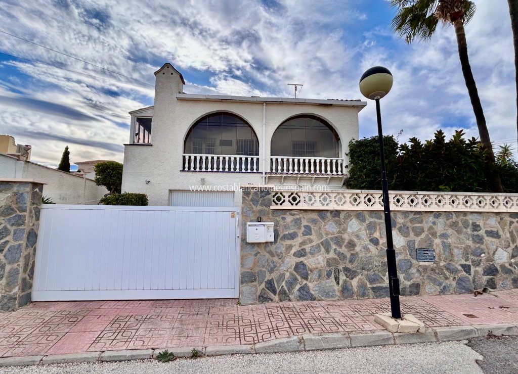 Resale - Detached Villa - Villamartin
