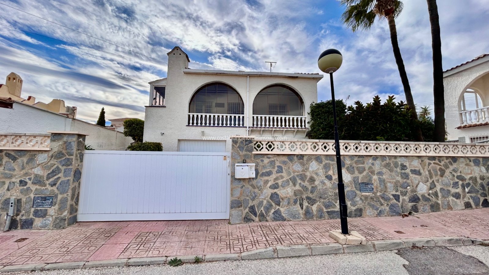 Resale - Detached Villa - Villamartin
