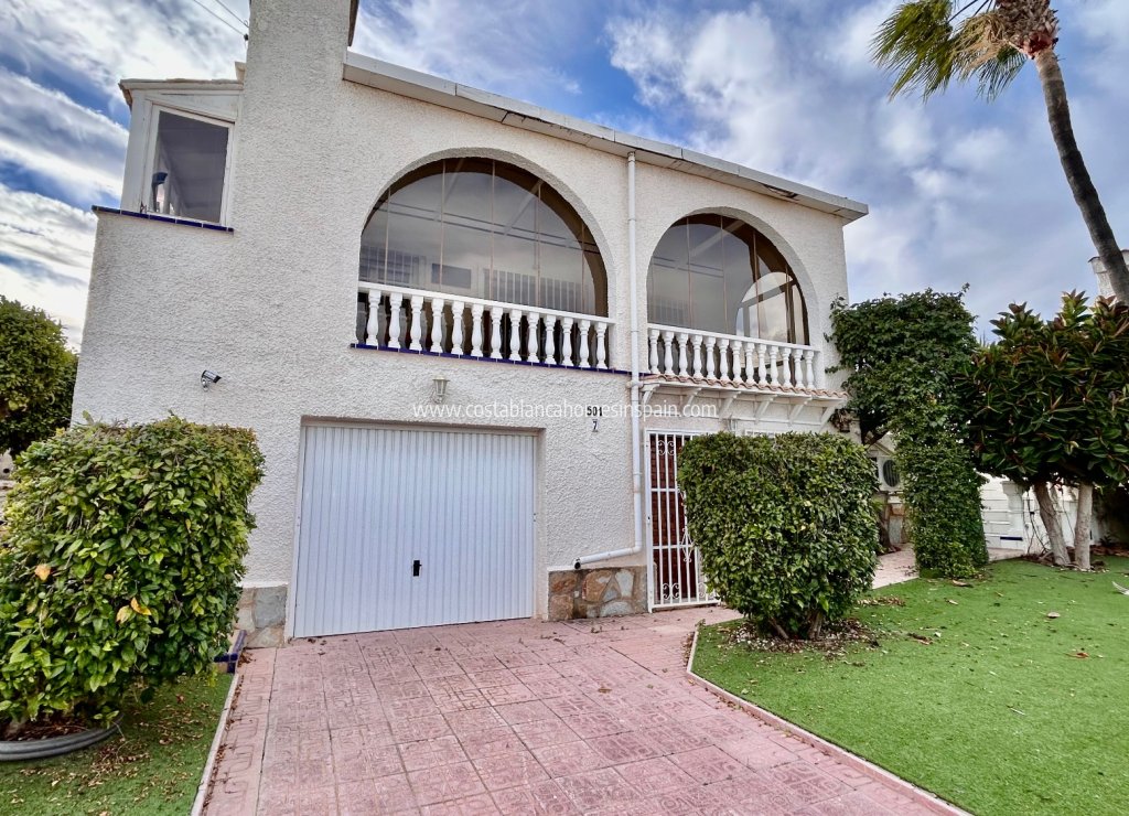 Resale - Detached Villa - Villamartin