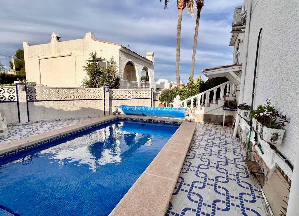 Resale - Detached Villa - Villamartin