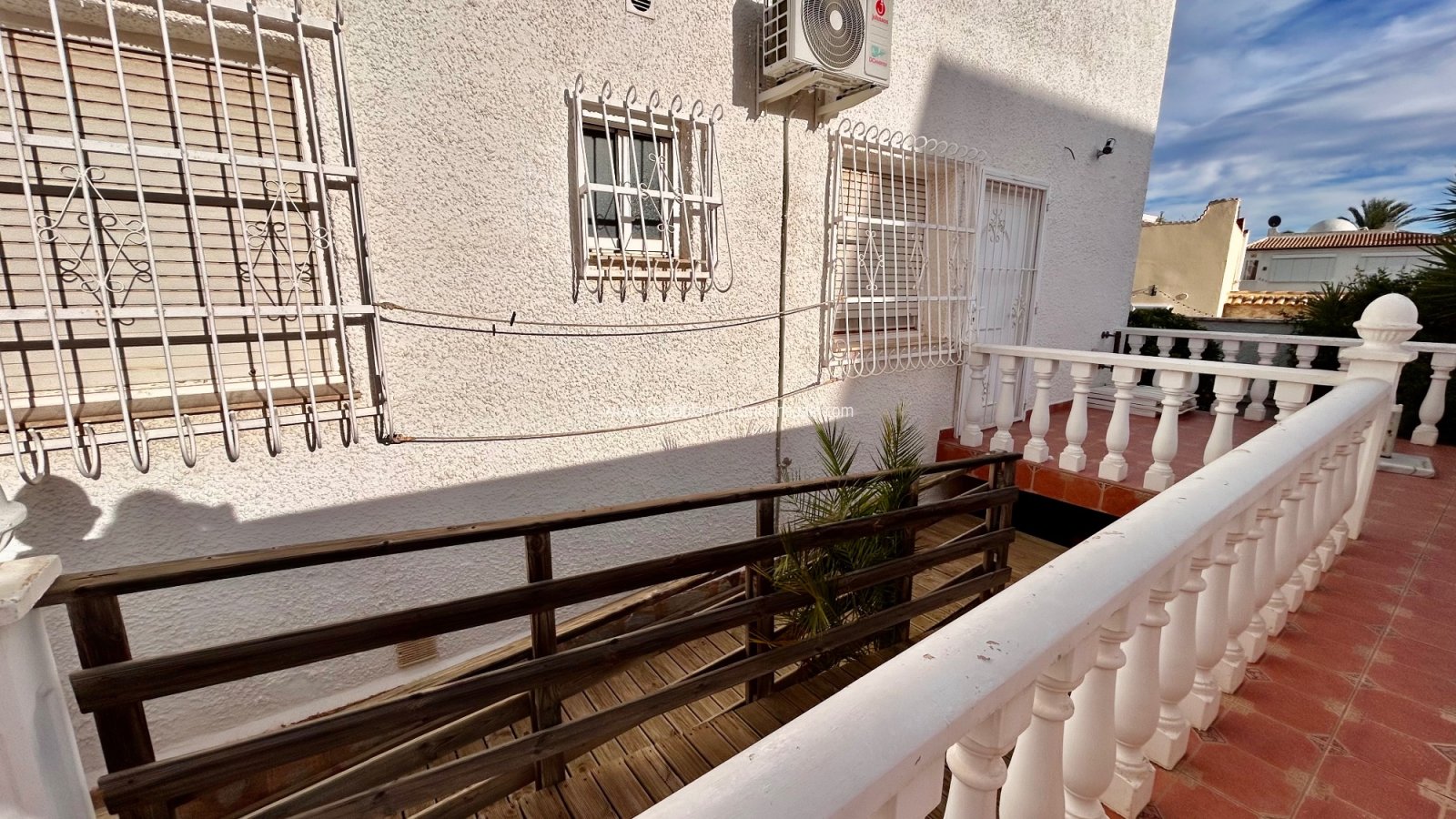 Resale - Detached Villa - Villamartin