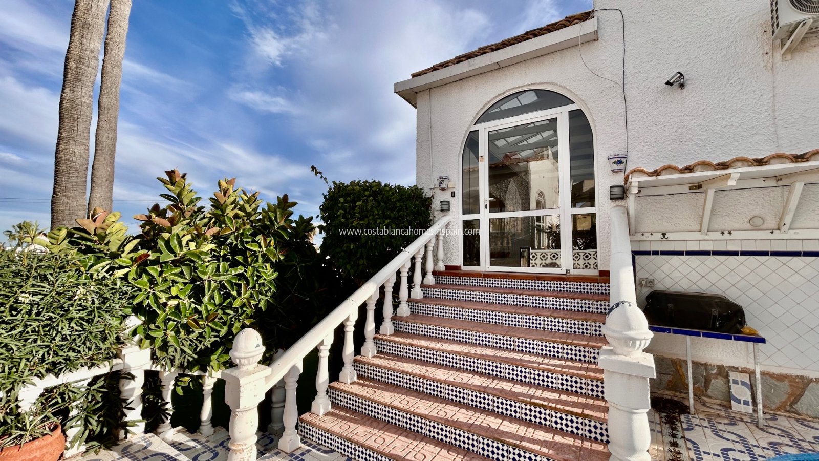 Resale - Detached Villa - Villamartin