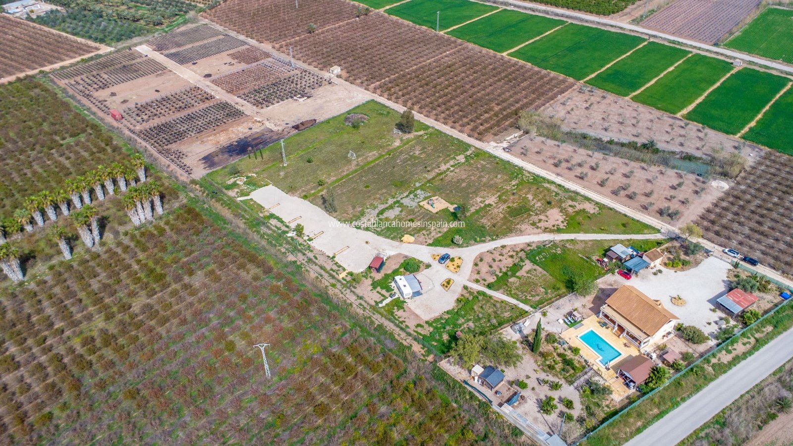 Resale - Finca - Albatera