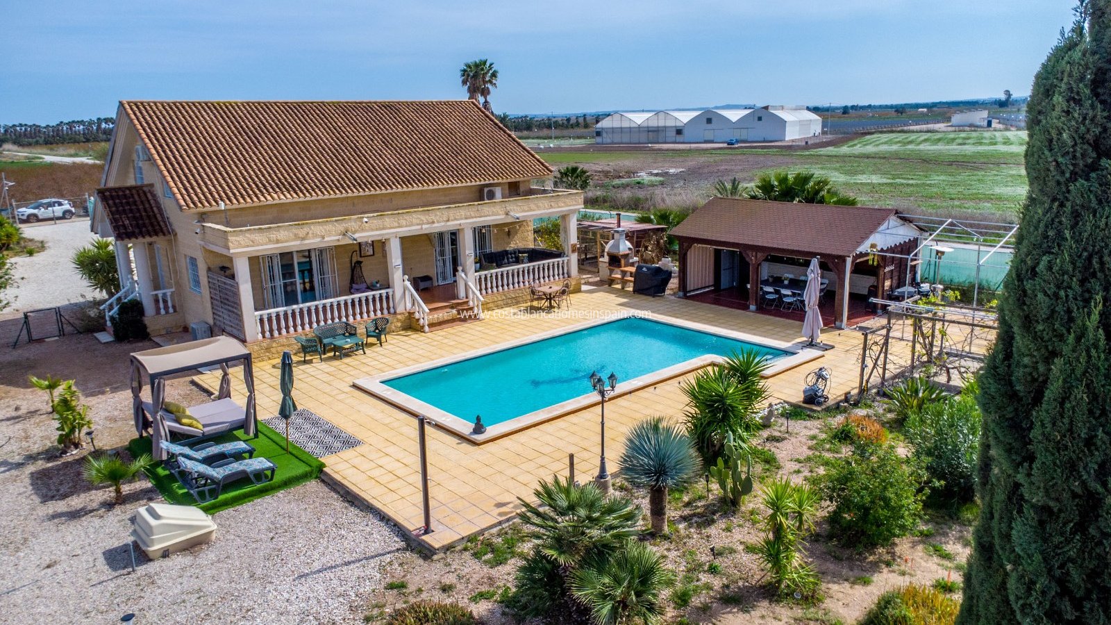 Resale - Finca - Albatera