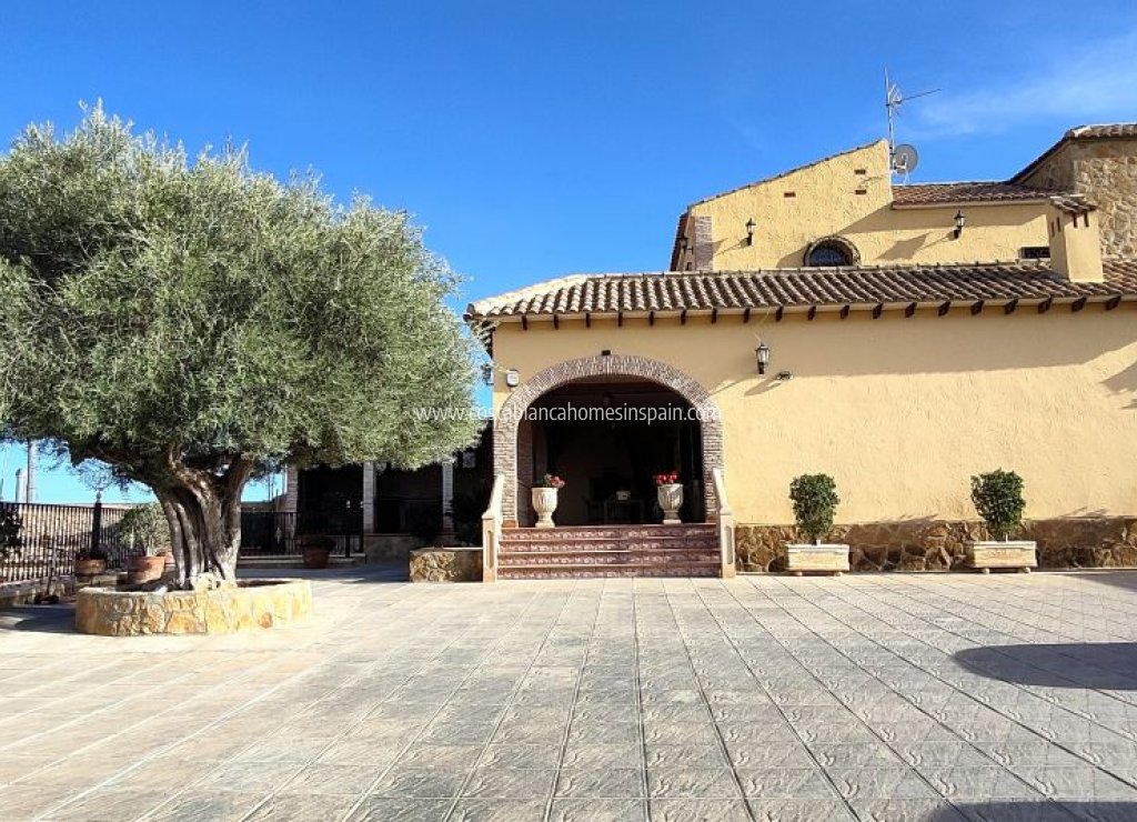 Resale - Finca - Orihuela