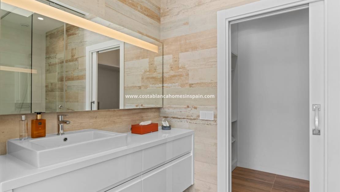 Resale -  - Las Colinas Golf