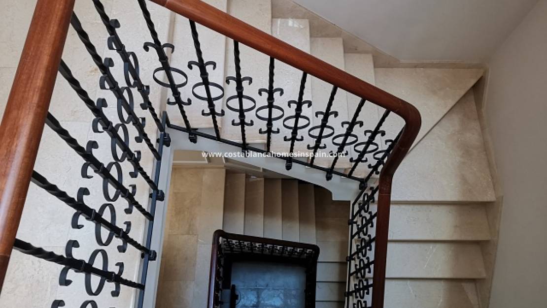 Resale -  - Orihuela