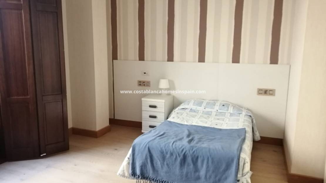 Resale -  - Orihuela