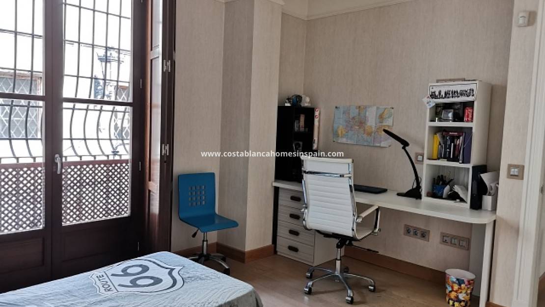 Resale -  - Orihuela