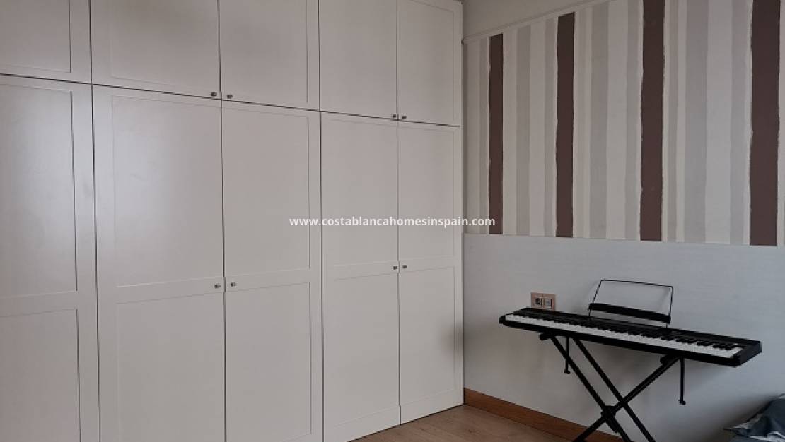 Resale -  - Orihuela