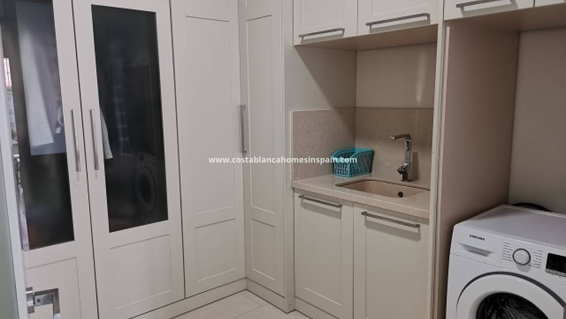 Resale -  - Orihuela