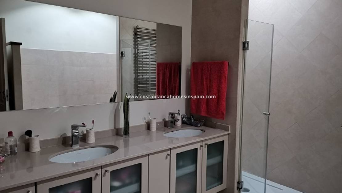 Resale -  - Orihuela