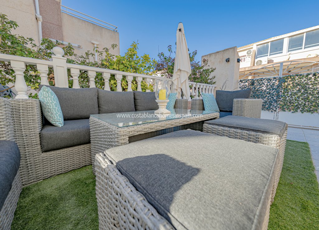 Resale - Semi - Detached Villa - Cabo Roig - La Regia