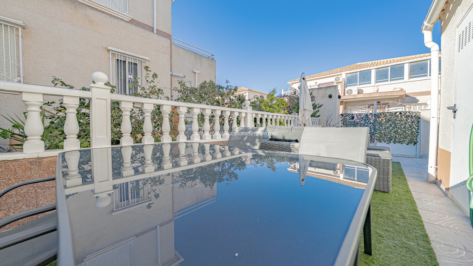 Resale - Semi - Detached Villa - Cabo Roig - La Regia