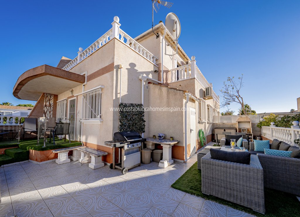Resale - Semi - Detached Villa - Cabo Roig - La Regia