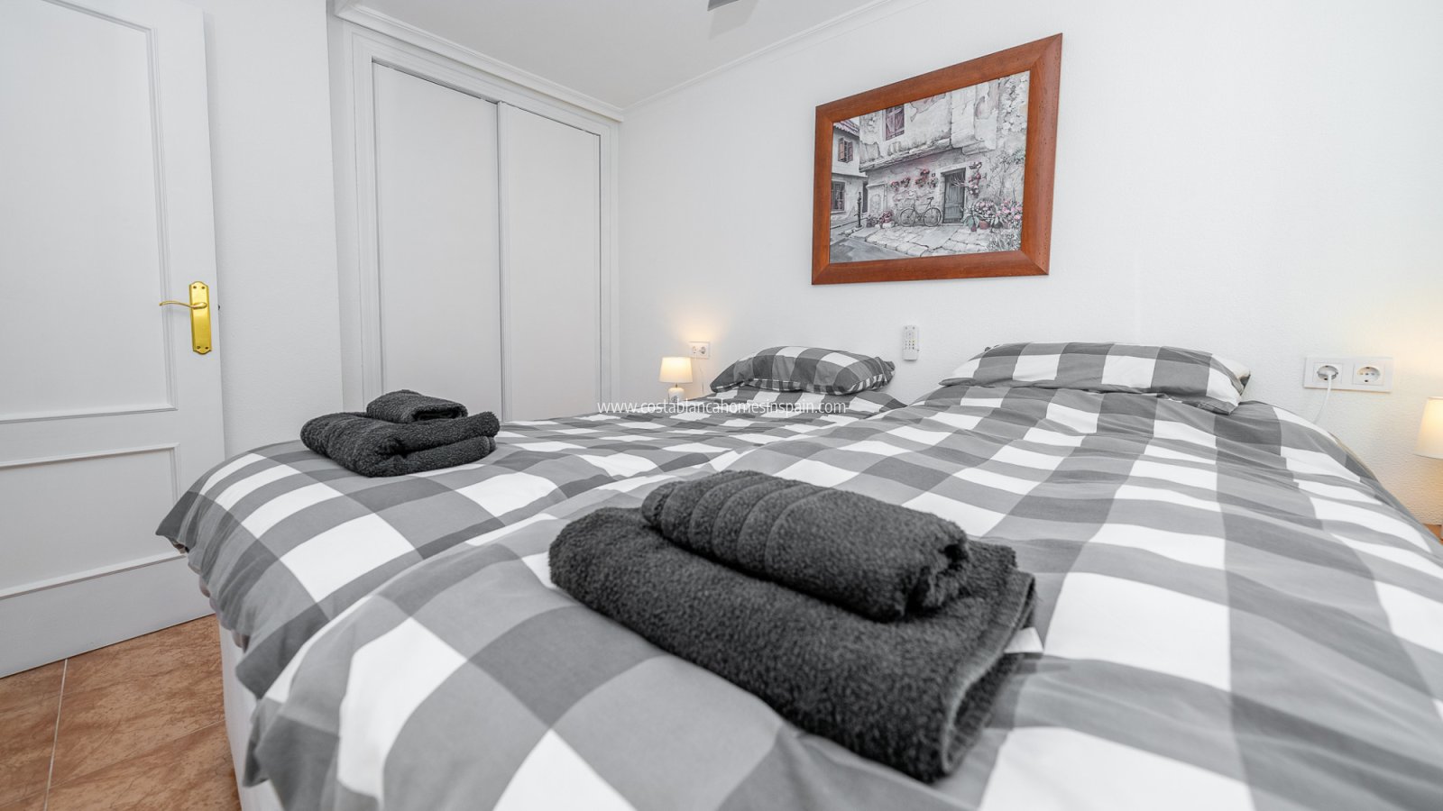 Resale - Semi - Detached Villa - Cabo Roig - La Regia