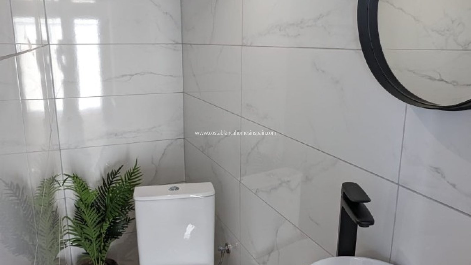 Resale - Semi - Detached Villa - La Florida